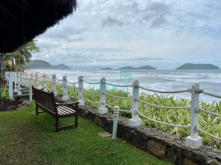 Casa com 4 Quartos em Condomínio com Apoio Pé na Areia em Ju